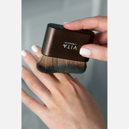 Vita Liberata Body Tanning Brush – Blendingbørste til selvbruner &amp; Body Blur